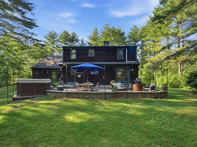 1294 Glebe St, Taunton, MA 02780