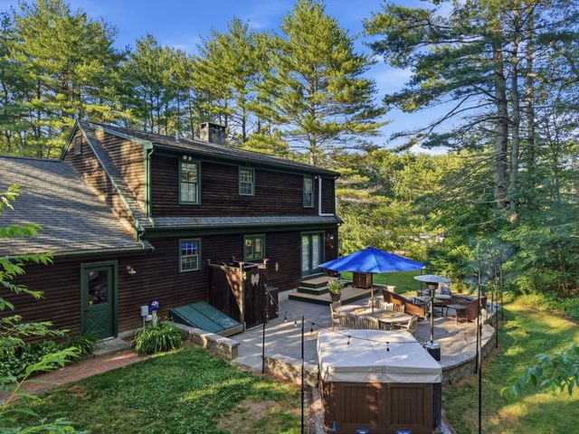 1294 Glebe St, Taunton, MA 02780