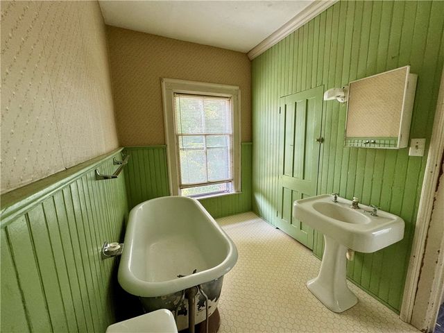 82 West Street, Oneonta, NY 13820