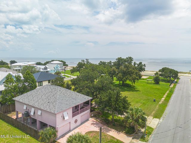126 Miramar Avenue, Biloxi, MS 39530
