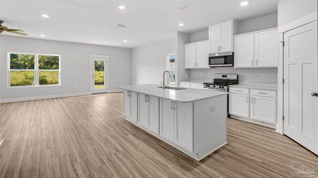 5643 Clarity St, Milton, FL 32570