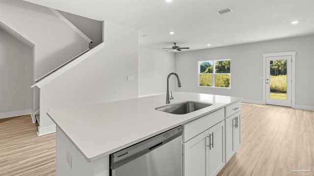 5643 Clarity St, Milton, FL 32570