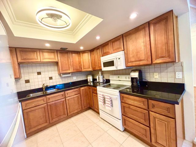 2069 Oakridge F Unit 2069, Deerfield Beach, FL 33442