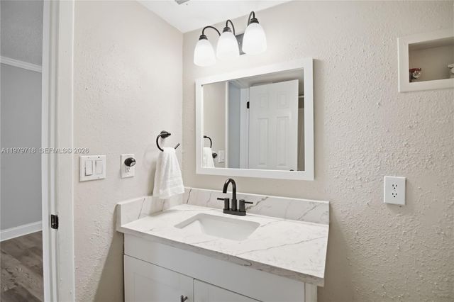 127 Oyster Bay 110 110, Altamonte Springs, FL 32701