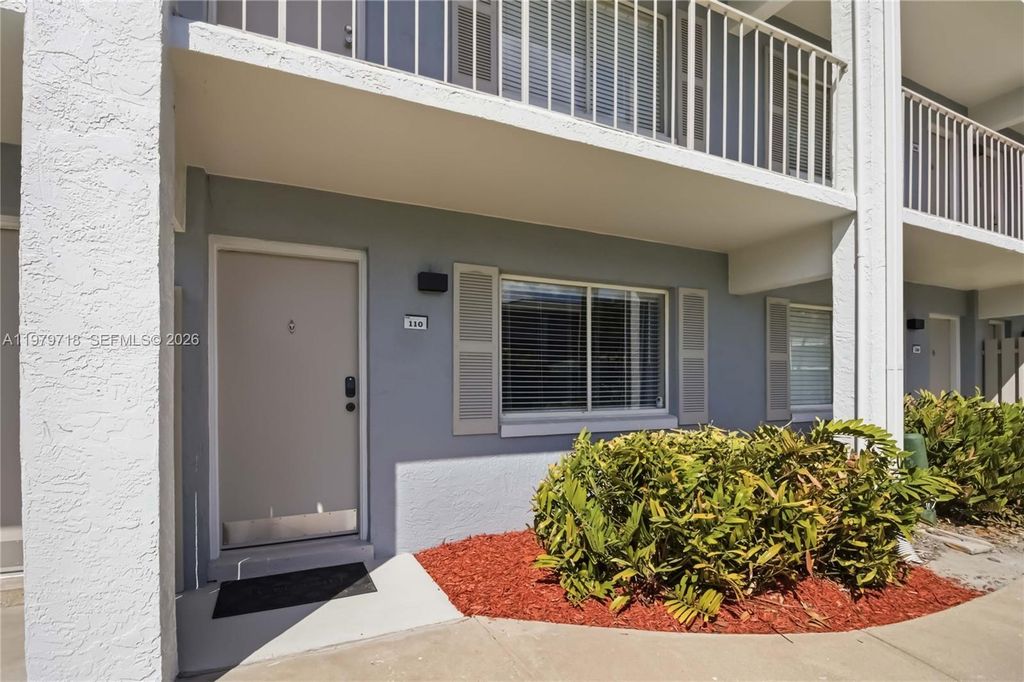 127 Oyster Bay 110 110, Altamonte Springs, FL 32701