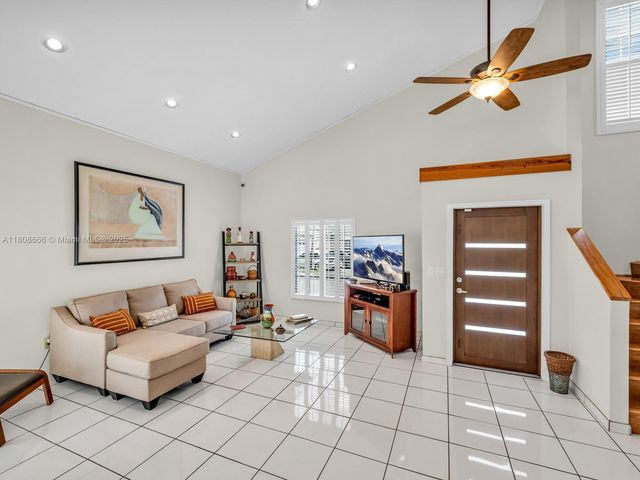 6566 NW 197th Ln, Hialeah, FL 33015