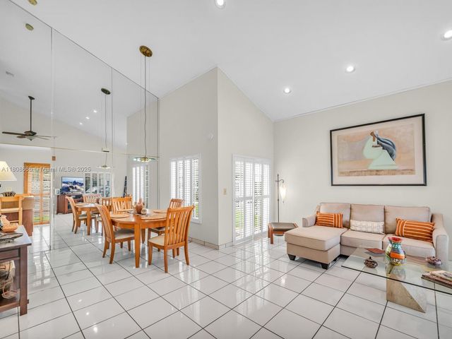 6566 NW 197th Ln, Hialeah, FL 33015