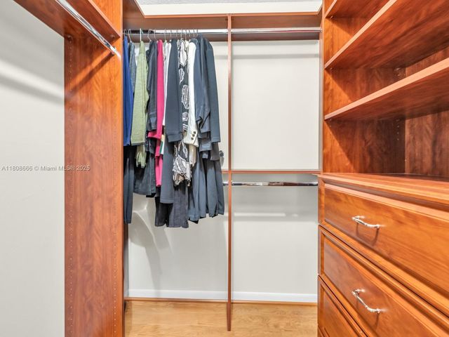 6566 NW 197th Ln, Hialeah, FL 33015