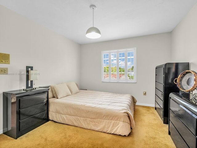 6566 NW 197th Ln, Hialeah, FL 33015