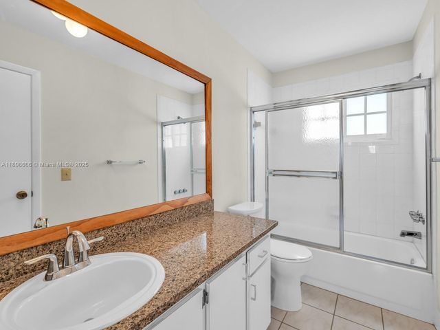 6566 NW 197th Ln, Hialeah, FL 33015