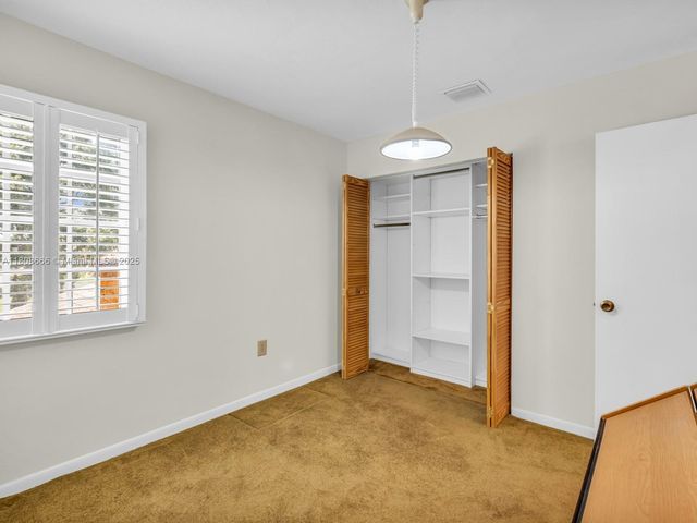 6566 NW 197th Ln, Hialeah, FL 33015