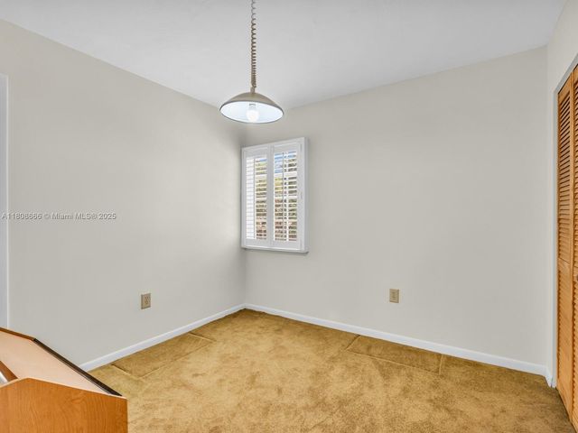 6566 NW 197th Ln, Hialeah, FL 33015