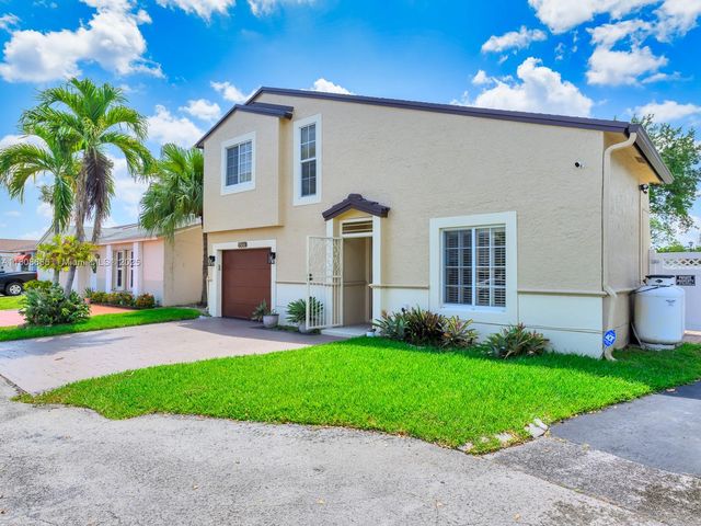 6566 NW 197th Ln, Hialeah, FL 33015