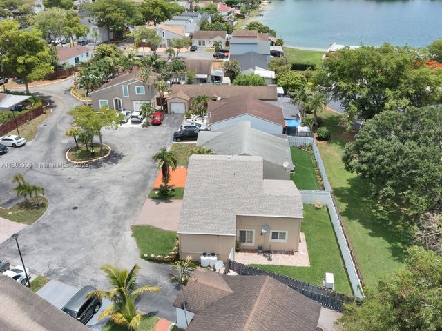 6566 NW 197th Ln, Hialeah, FL 33015