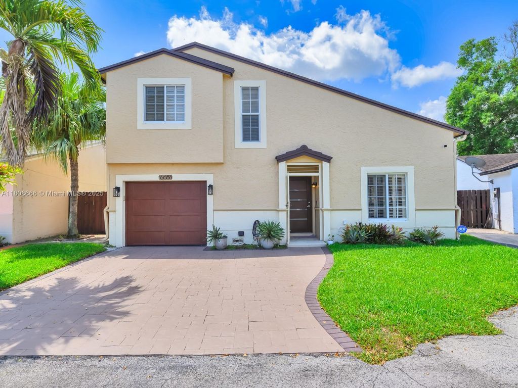 6566 NW 197th Ln, Hialeah, FL 33015