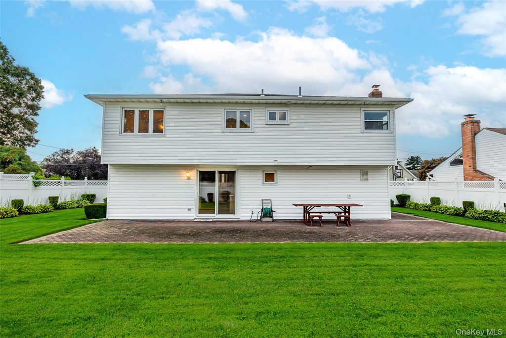 93 Toronto Avenue, Massapequa, NY 11758 — photo 2