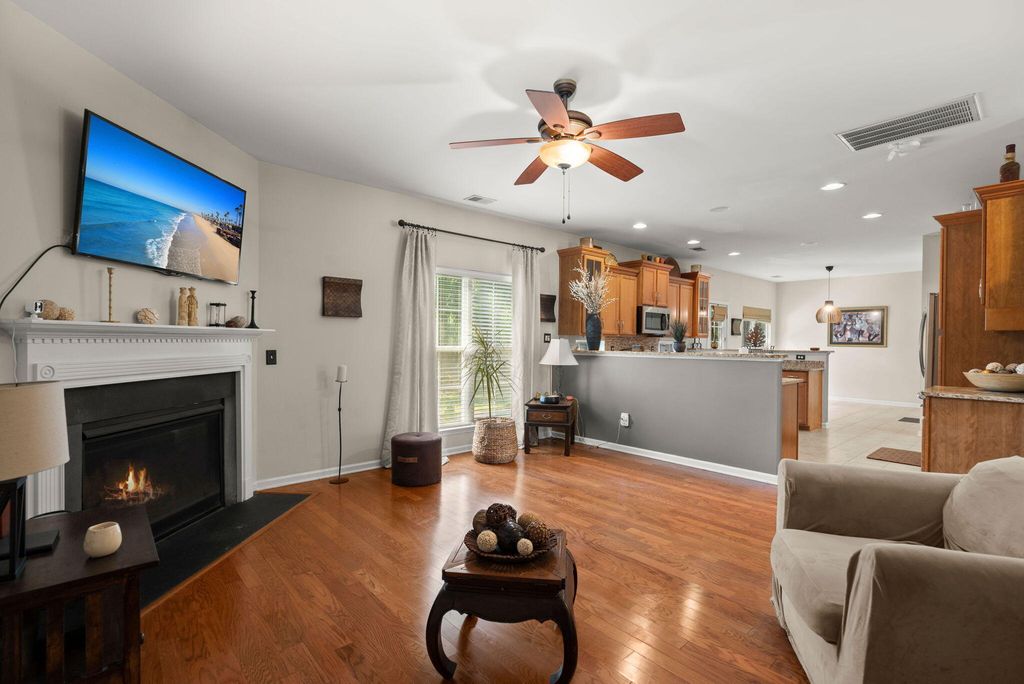 Image 12 of property listing at 2015 Gunpowder Court, Summerville, SC 29485