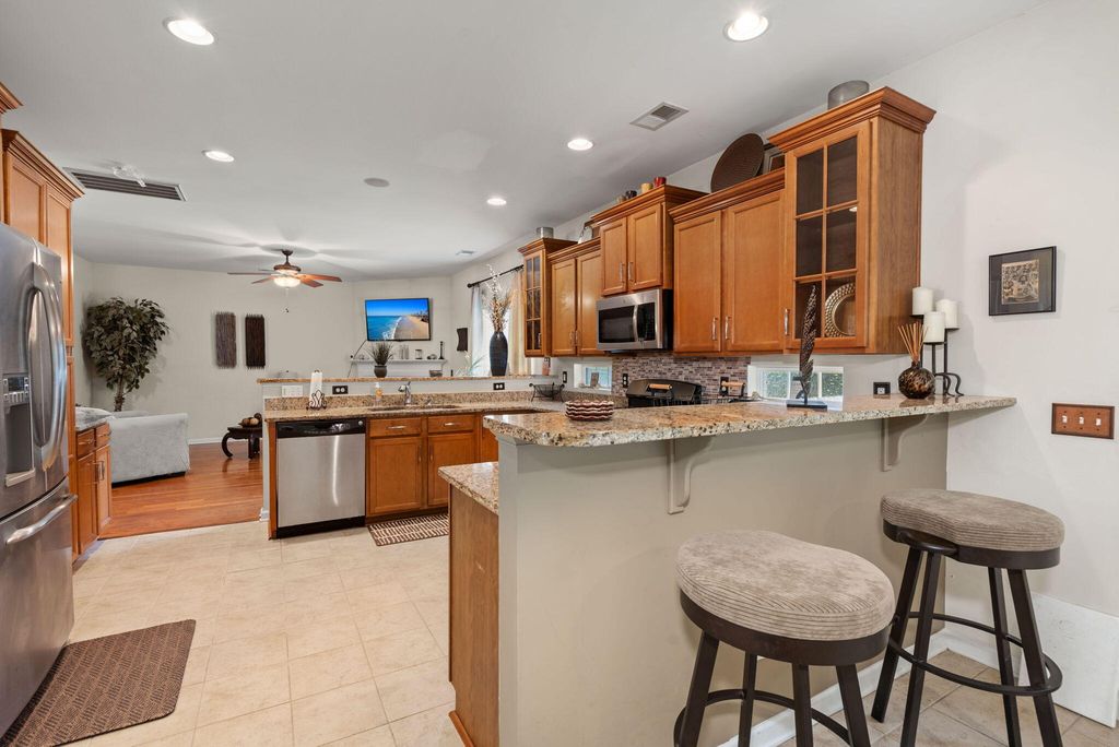 Image 16 of property listing at 2015 Gunpowder Court, Summerville, SC 29485