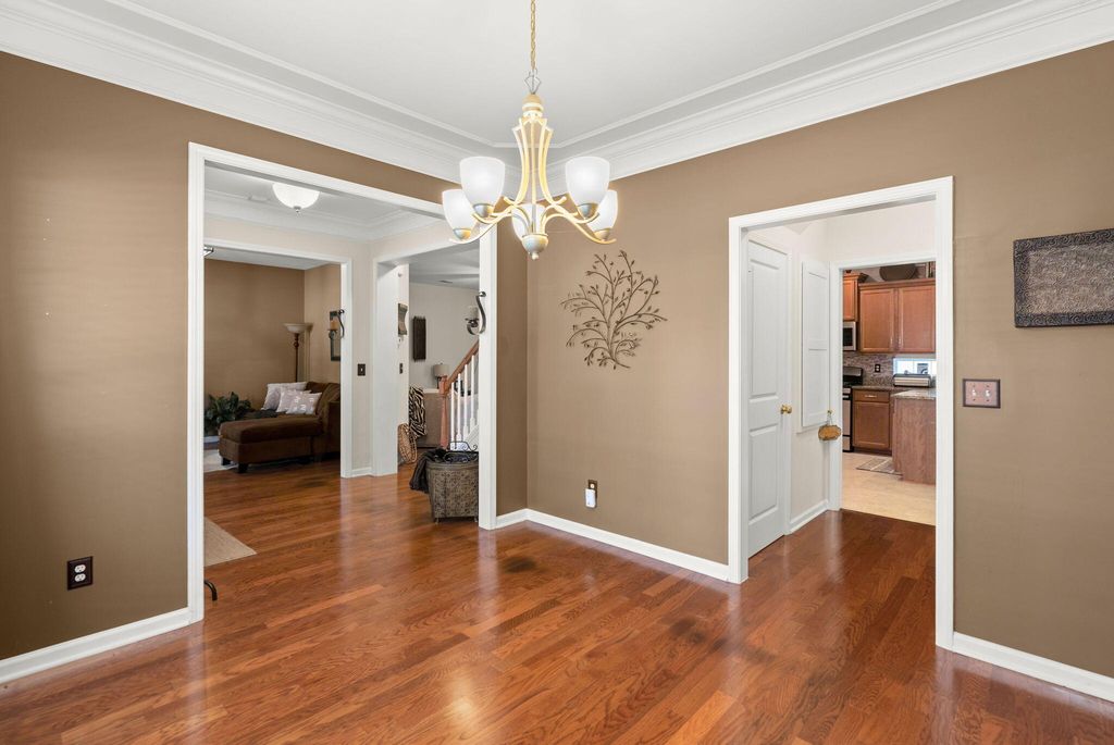 Image 8 of property listing at 2015 Gunpowder Court, Summerville, SC 29485