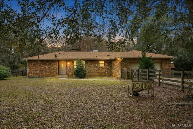 3899 E Riverside Drive, Dunnellon, FL 34434