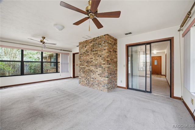 3899 E Riverside Drive, Dunnellon, FL 34434