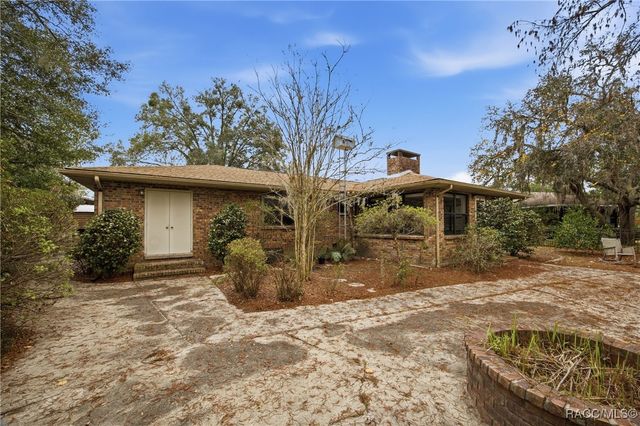 3899 E Riverside Drive, Dunnellon, FL 34434