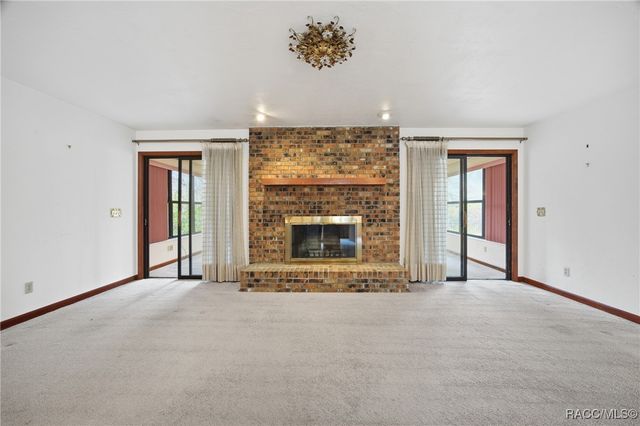 3899 E Riverside Drive, Dunnellon, FL 34434