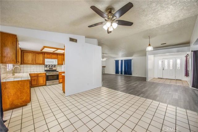 12411 Spring Valley, Victorville, CA 92395