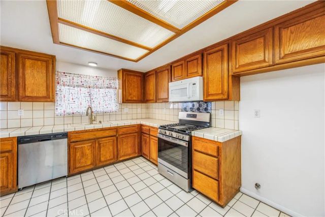 12411 Spring Valley, Victorville, CA 92395