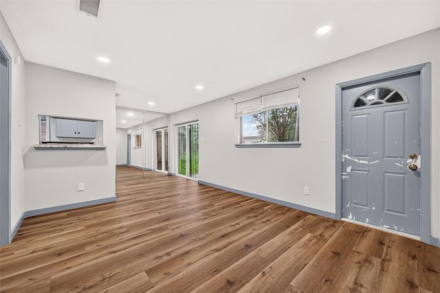 3102 Knotty Oaks Trail, Houston, TX 77045