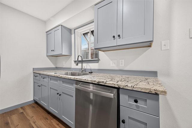 3102 Knotty Oaks Trail, Houston, TX 77045