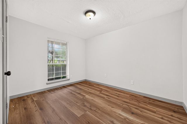 3102 Knotty Oaks Trail, Houston, TX 77045