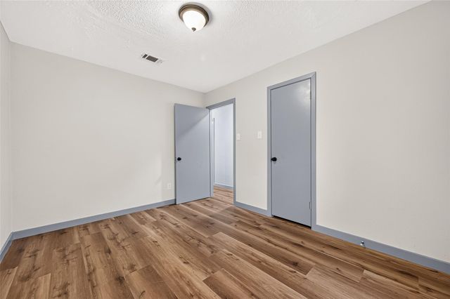 3102 Knotty Oaks Trail, Houston, TX 77045