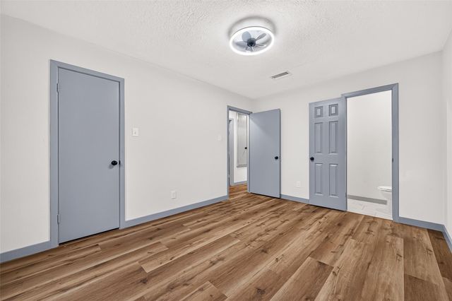 3102 Knotty Oaks Trail, Houston, TX 77045