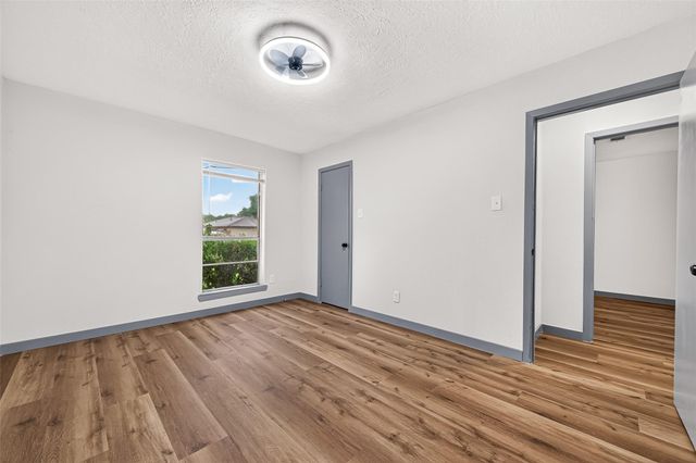 3102 Knotty Oaks Trail, Houston, TX 77045