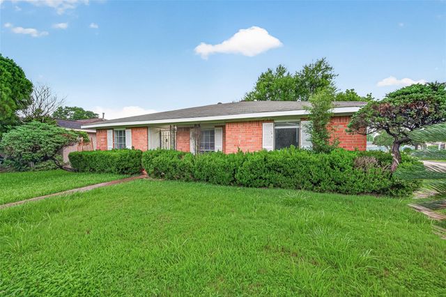 3102 Knotty Oaks Trail, Houston, TX 77045