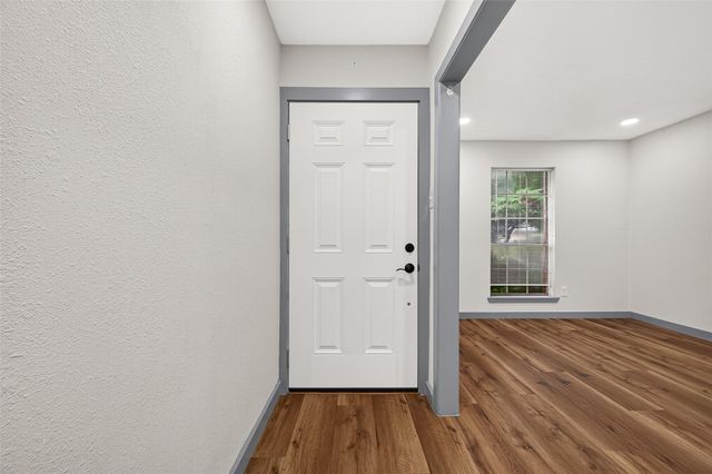3102 Knotty Oaks Trail, Houston, TX 77045