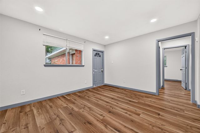 3102 Knotty Oaks Trail, Houston, TX 77045