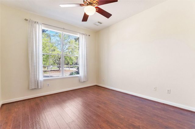 15 Larks Aire Place, The Woodlands, TX 77381
