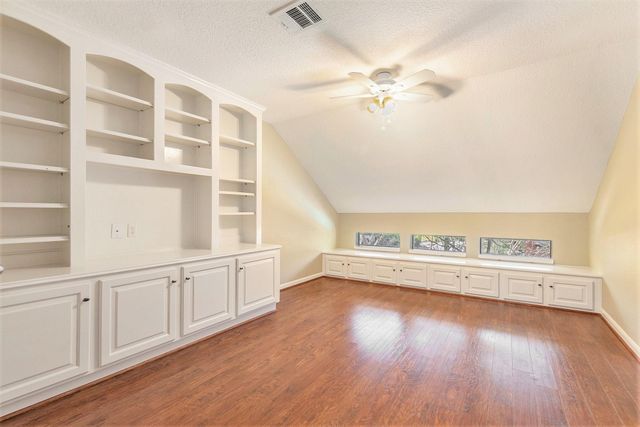 15 Larks Aire Place, The Woodlands, TX 77381