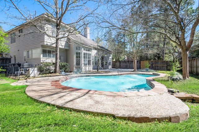 15 Larks Aire Place, The Woodlands, TX 77381