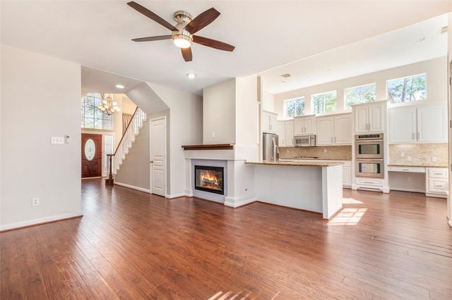 15 Larks Aire Place, The Woodlands, TX 77381