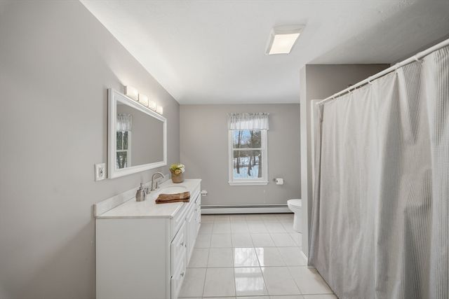 5 S Main St, Northbridge, MA 01534