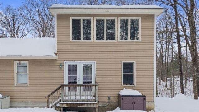 5 S Main St, Northbridge, MA 01534