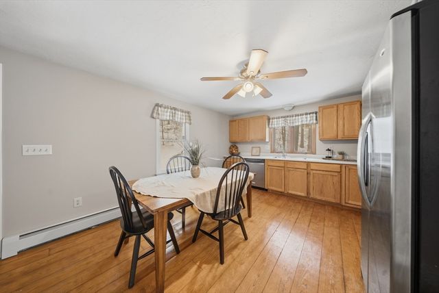 5 S Main St, Northbridge, MA 01534