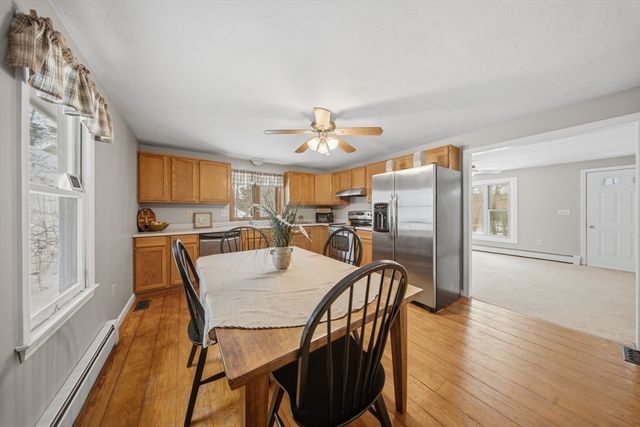 5 S Main St, Northbridge, MA 01534