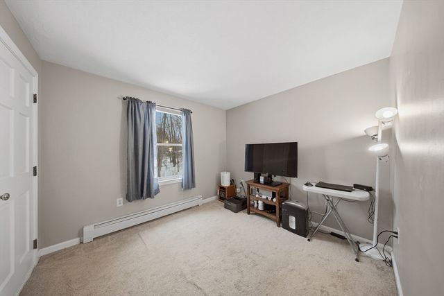 5 S Main St, Northbridge, MA 01534