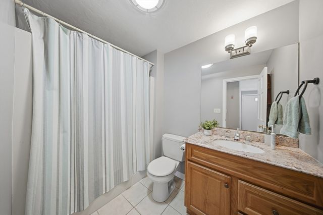 5 S Main St, Northbridge, MA 01534