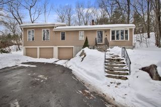 5 S Main St, Northbridge, MA 01534