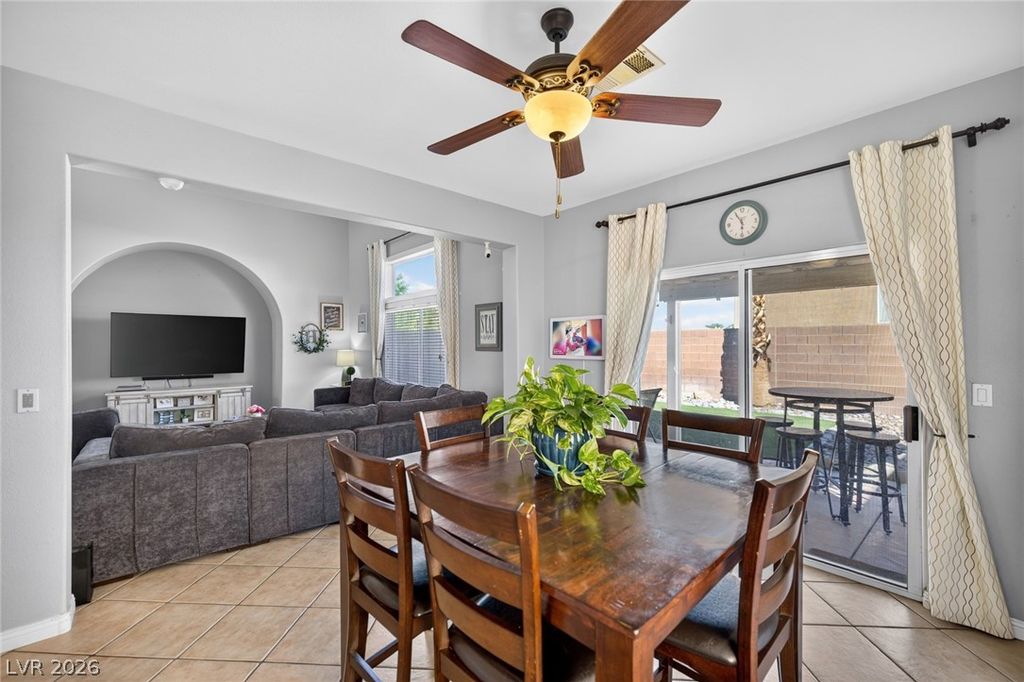 8842 Sacred Falls Avenue, Las Vegas, NV 89148 — photo 3